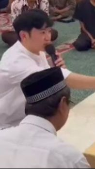 Momen itu diabadikan langsung oleh Helmi Yahya melalui akun instagram pribadinya.