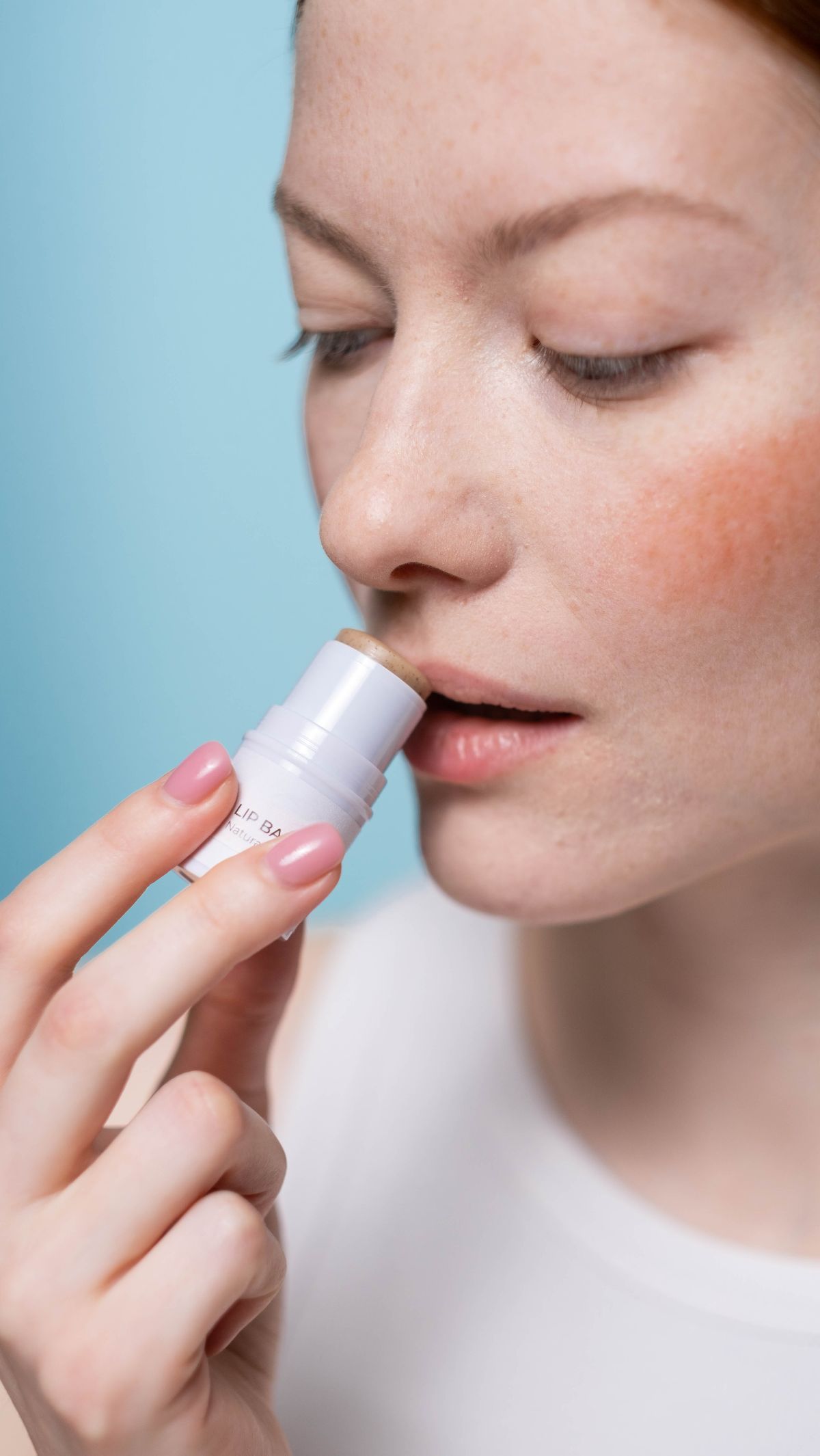 Hati-hati! Beberapa Kandungan Lip Balm Justru Bikin Bibir Kering