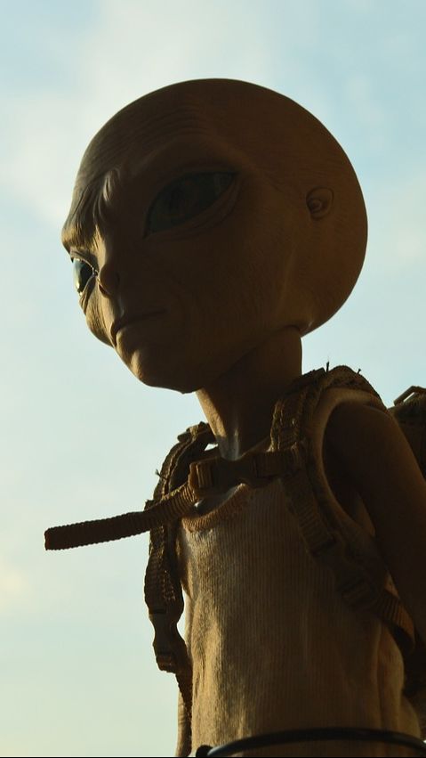 Viral Temuan Lukisan Alien Misterius dengan Kepala Besar di Sebuah Gua Kuno