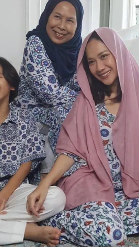 Jadi Sorotan Momen Haru Ibunda Ashraf Sinclair di Pernikahan BCL dan Tiko, Kasih Pesan Menyentuh