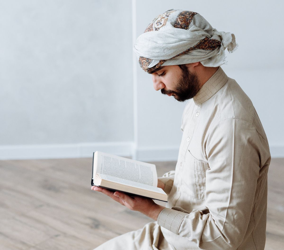 Itulah sholawat penarik rezeki yang sangat efektif dan mujarab, yaitu sholawat Jibril yang dapat Anda praktikkan dengan teratur.