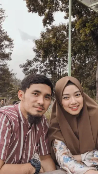 Intip 8 Potret Keluarga Lindswell Kwok Eks Atlet Wushu Peraih Emas Asian Games Bareng Suami