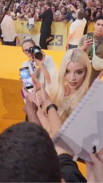 Anya Taylor-Joy Wasn't Able to Take a Fan's Selfie Because They