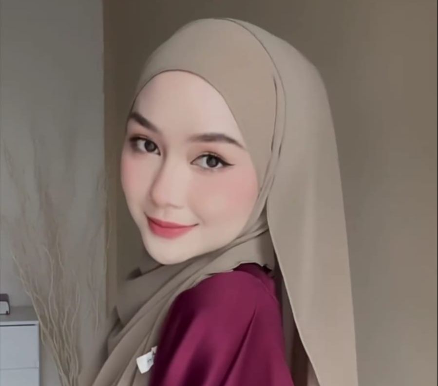 Tutorial Hijab Pashmina Menutup Dada Dan Punggung, Look Jadi Anggun Banget