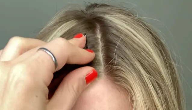 2. Pakai Bobby Pin