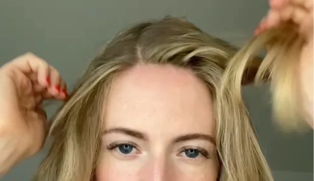 3. Pindahkan Rambut yang Telah Dijepit ke Sisi Lain