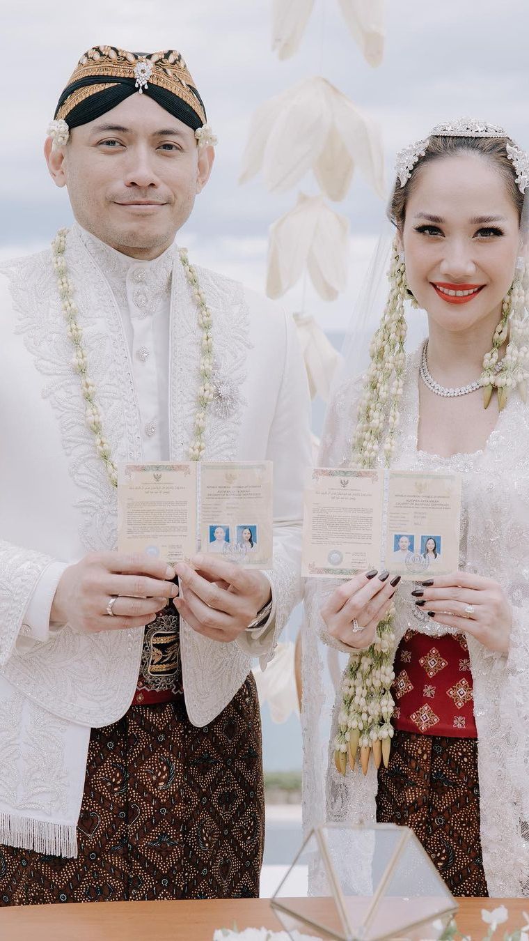 Netizen Soroti Busana Pengantin BCL: Takut Melorot