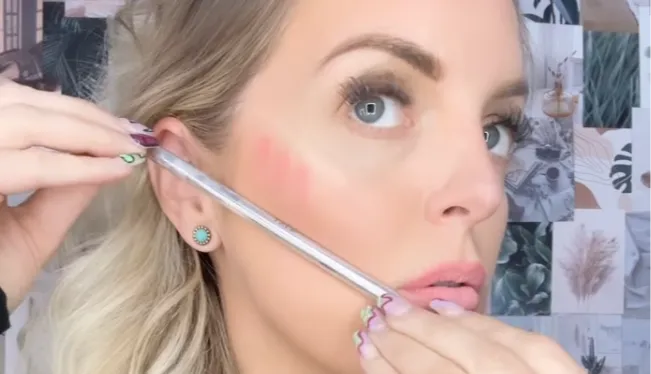 Geprägte Blush Palette Mit Seidig-matter Textur | Langanhaltendes Make-up Für Natürlichen Glow | Kontur & Highlighter In Einem | Rosenholz-Ton