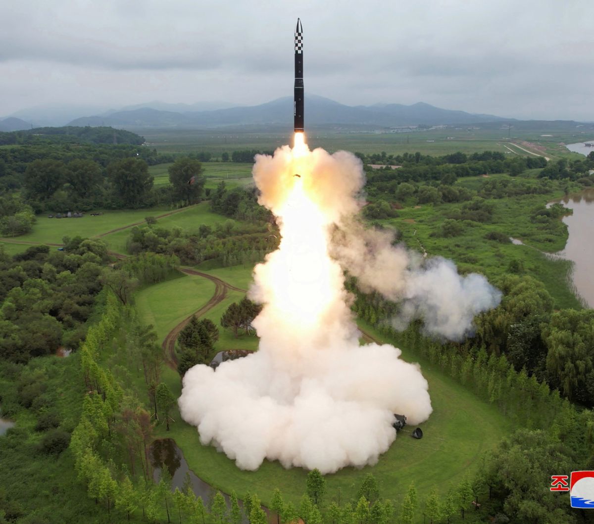 FOTO: Ngerinya Hwasong-18, Balistik Generasi Baru Korea Utara Yang Bisa ...