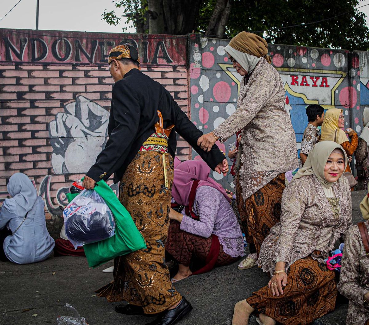 Acara resepsi pernikahan berlangsung di lantai 5, sementara titik api berada di lantai 7 Gedung K-Link Tower.

Meski berada di lantai berbeda, kebakaran tersebut tetap membuat orang-orang dalam acara resepsi pernikahan itu panik.