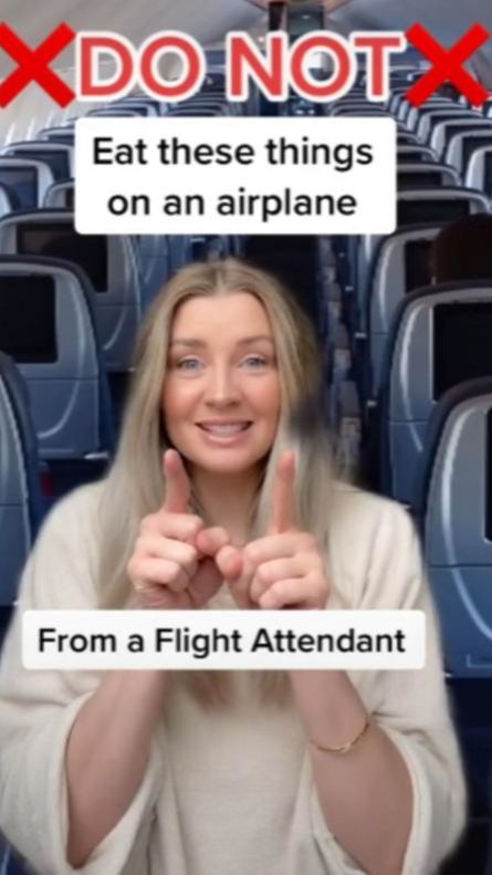 Kat menyebut bahwa tangki air yang digunakan sebagai sumber air minum pada pesawat tidak pernah dibersihkan.