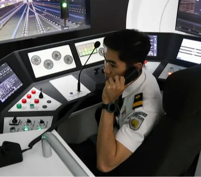 Uji Coba LRT Jabodebek Dihentikan Sementara, Kemenhub Minta Maaf