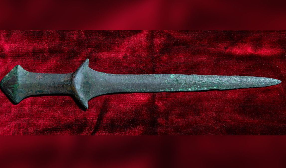 3. Pedang 5.000 Tahun di Biara Italia