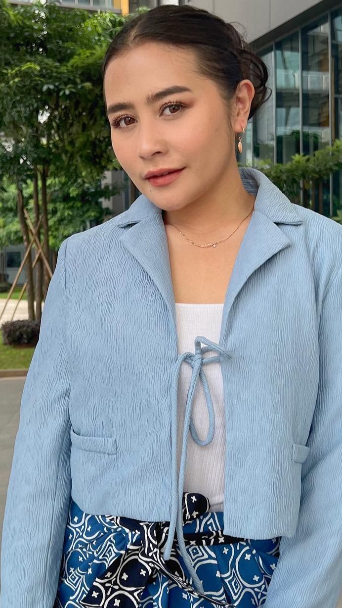 Awal Karier Prilly Latuconsina