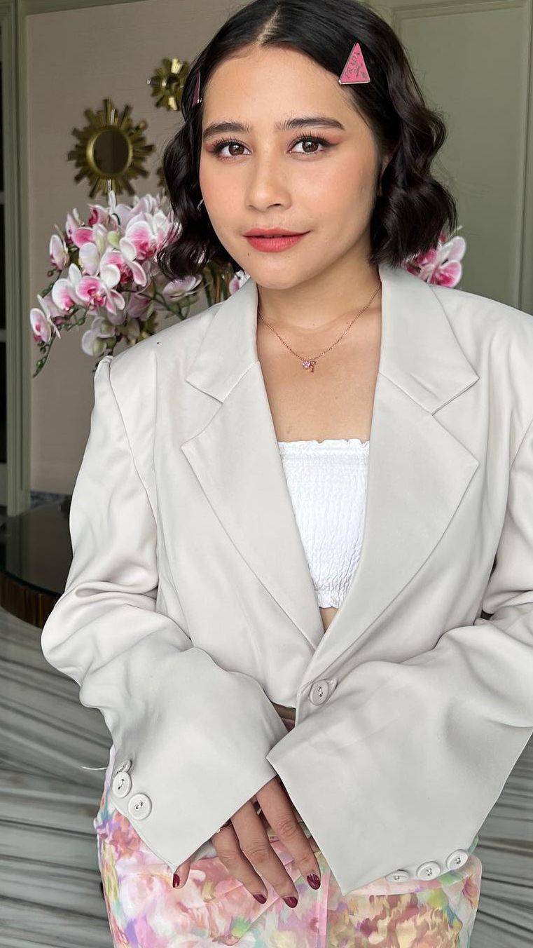 Pendidikan Prilly Latuconsina