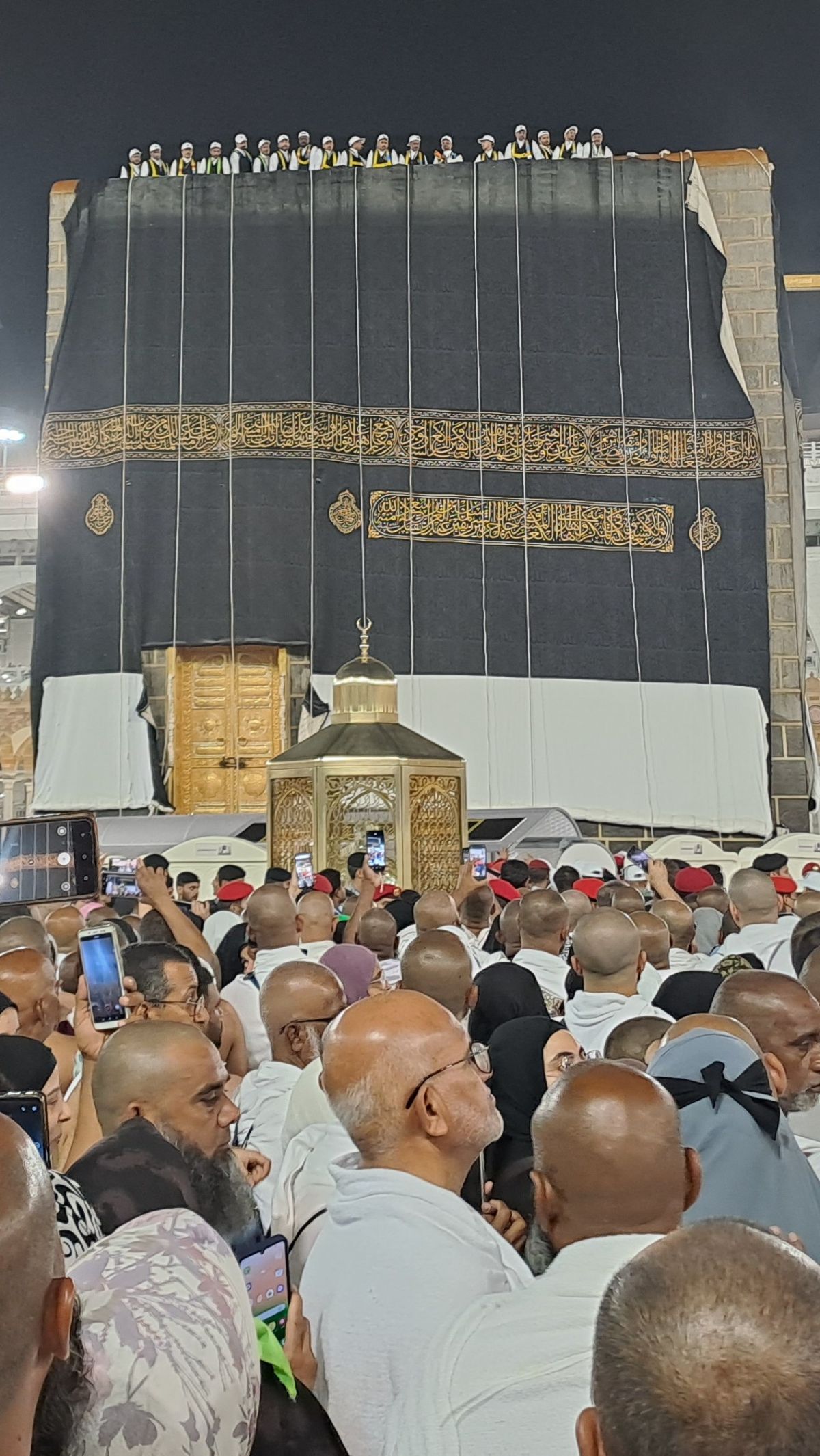 FOTO: Momen Penggantian Kiswah Ka'bah Di Malam Tahun Baru 1 Muharram ...