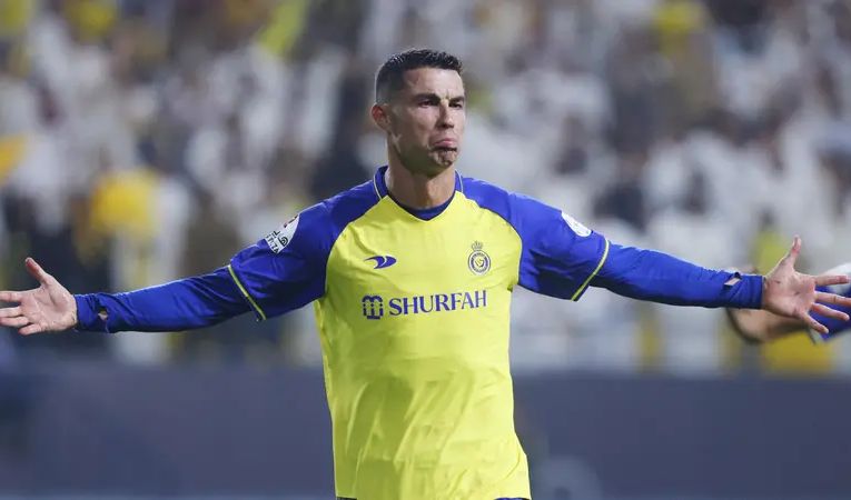 Seperti dikutip dari Bola.net, Ronaldo baru saja kembali usai libur jeda antarmusim dengan clubnya Al Nassr. Ronaldo turun lapangan ketika Al Nassr bermain melawan Celta Vigo dalam laga uji coba pada Selasa (18/7/2023) dini hari.