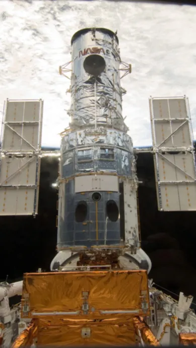 Peluncuran Teleskop Luar Angkasa Hubble