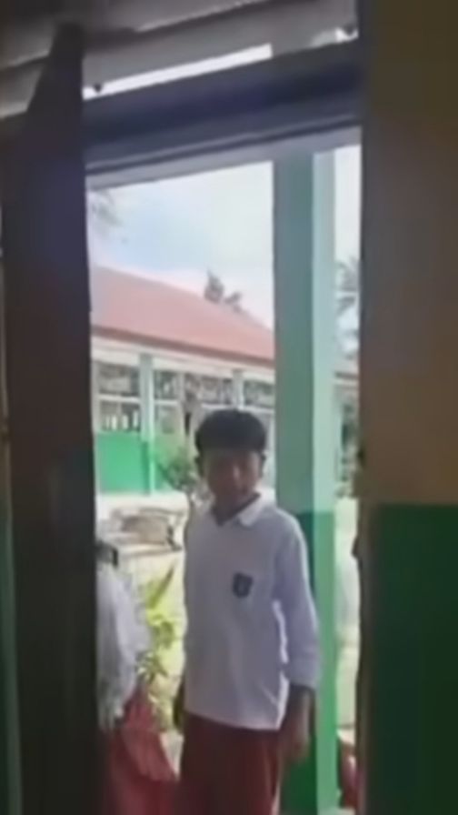 Viral Video Siswa SD Ngamuk Lalu Guru Yang Minta Maaf, Ini Penjelasan ...