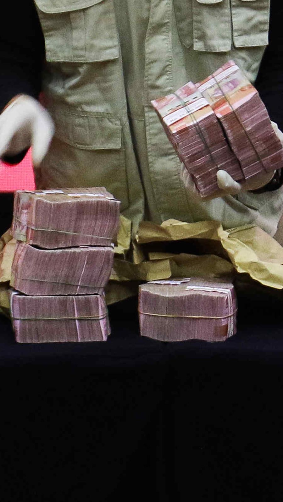 Uang tunai yang disita KPK dalam kasus suap