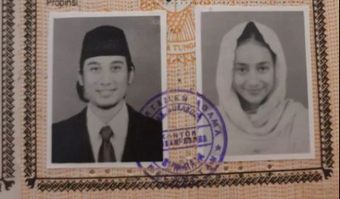 Cindy Fatikasari dan Teuku Firmansyah