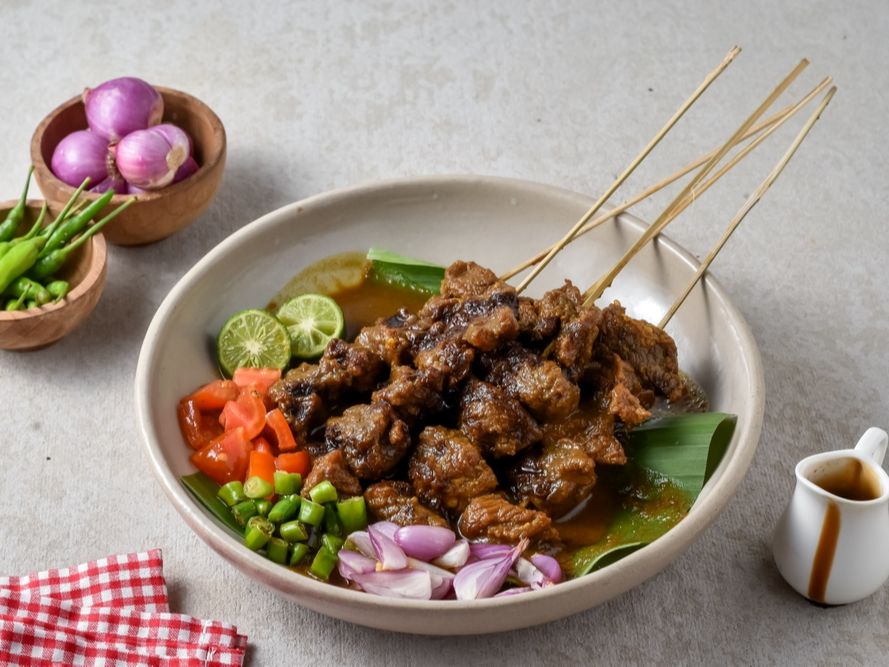 Resep Sate Sapi Lezat, Rahasianya Ada di Cara Bungkus Daging