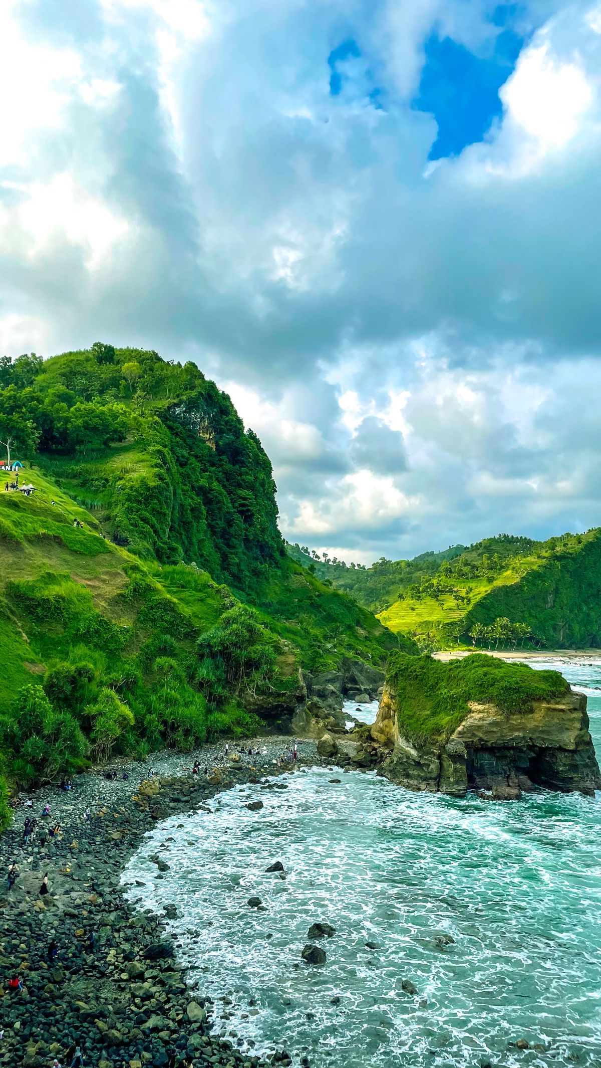 6 Wisata Pantai Jawa Tengah Terindah Yang Wajib Disambangi Ini Rekomendasinya