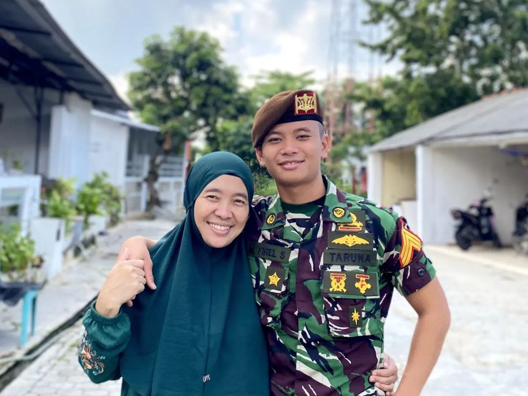 Potret Ibu & Putranya Sama-sama Perwira TNI, Bundanya Cantik Berpangkat ...