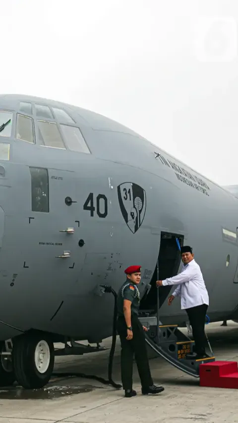 Video Menhan Prabowo Jajal Langsung Pesawat Super Hercules C 130j