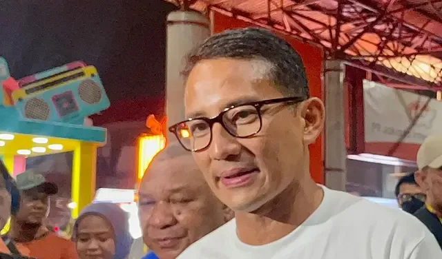 Sandiaga Puji Baju Karya Anak Muda PYCH Binaan BIN