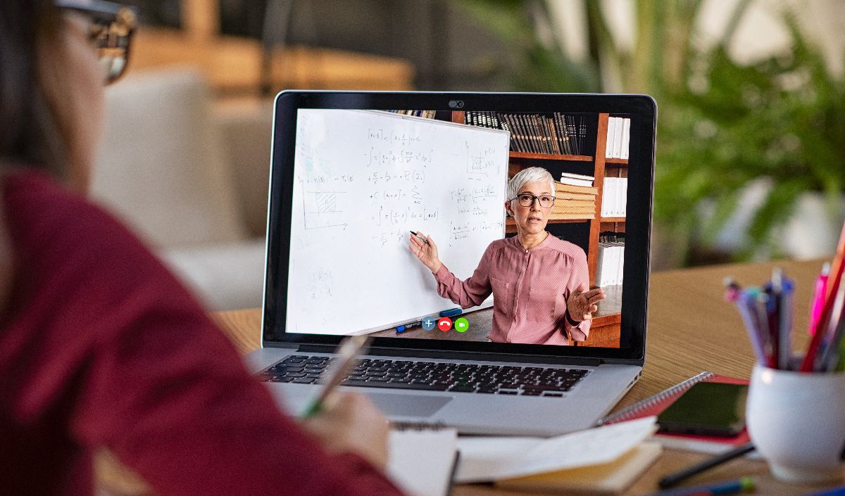 Sistem pendidikan High-tech