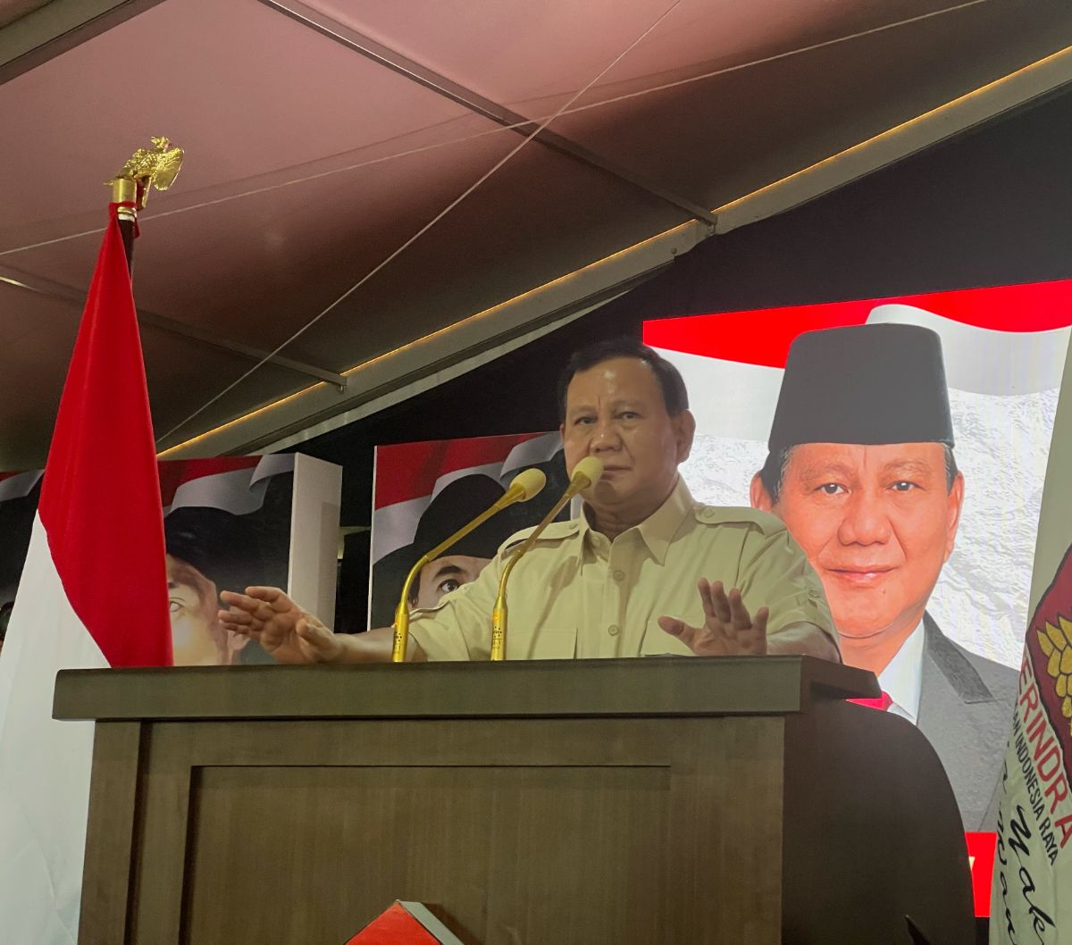 Effendi Simbolon 'Disidang' PDIP, Prabowo: Bukan Urusan Saya