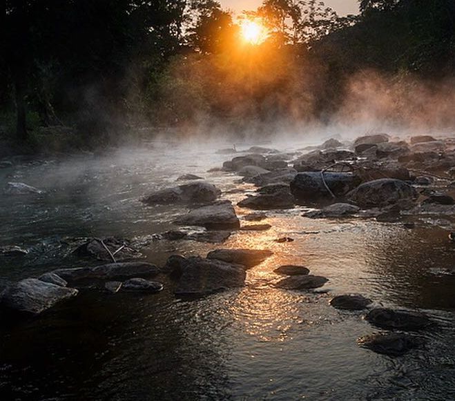 Misteri Mendidihnya Air Sungai Sepanjang 6 Km