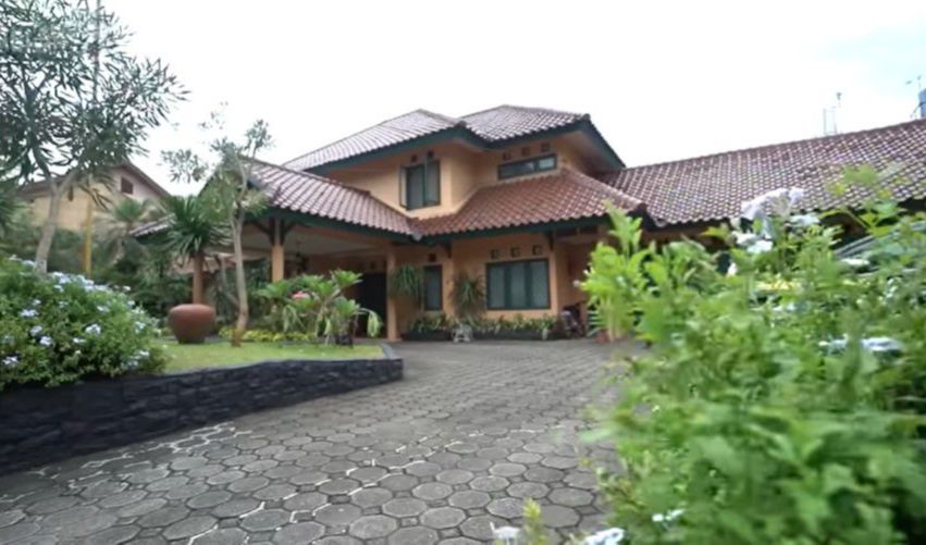 Tampak depan