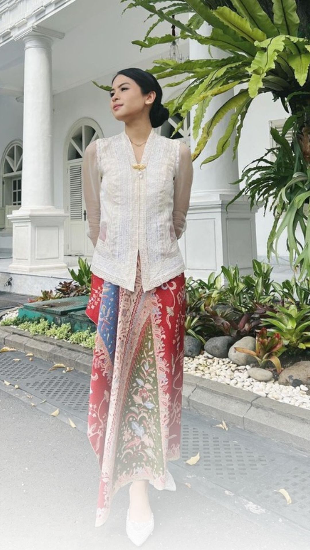 5. Kebaya Kartini