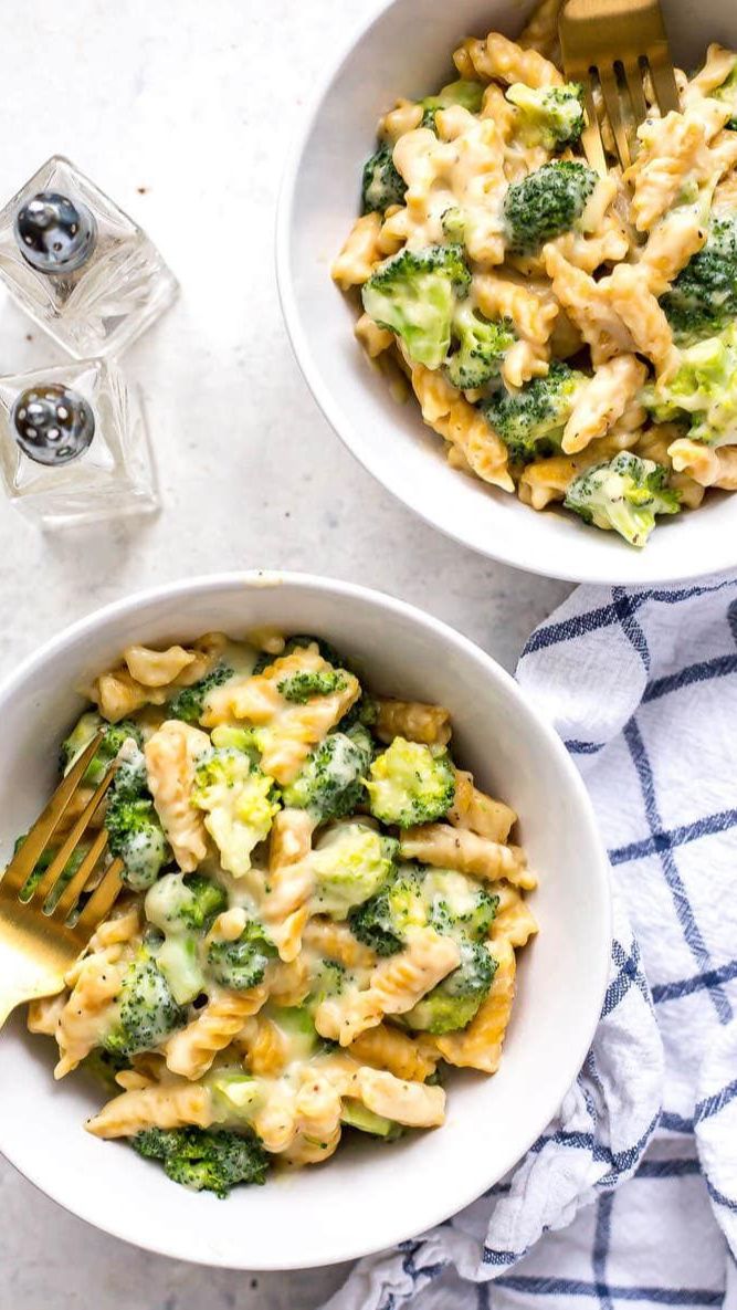 Creamy Vegan Cauliflower Alfredo with Chickpea 