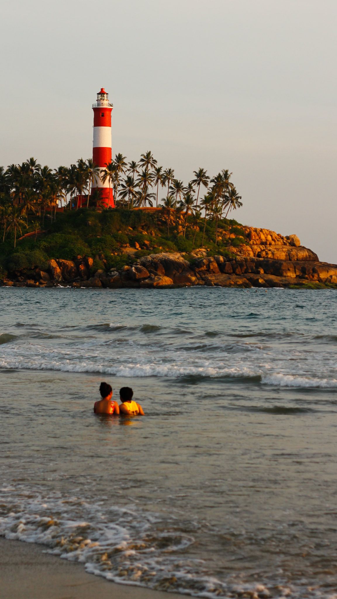 2. Kovalam – Kerala’s Beach Paradise

For those seeking sun, sand, and sea, Kovalam is Kerala's tropical beach haven. This charming coastal town boasts clean beaches that stretch along the Arabian Sea. Kovalam provides a perfect blend of relaxation and adventure. 

flickr/Kovalam india