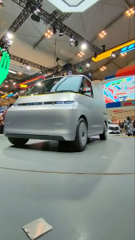 Mobil Listrik Konsep Nan Futuristik Mejeng Di Booth Daihatsu GIIAS 2023