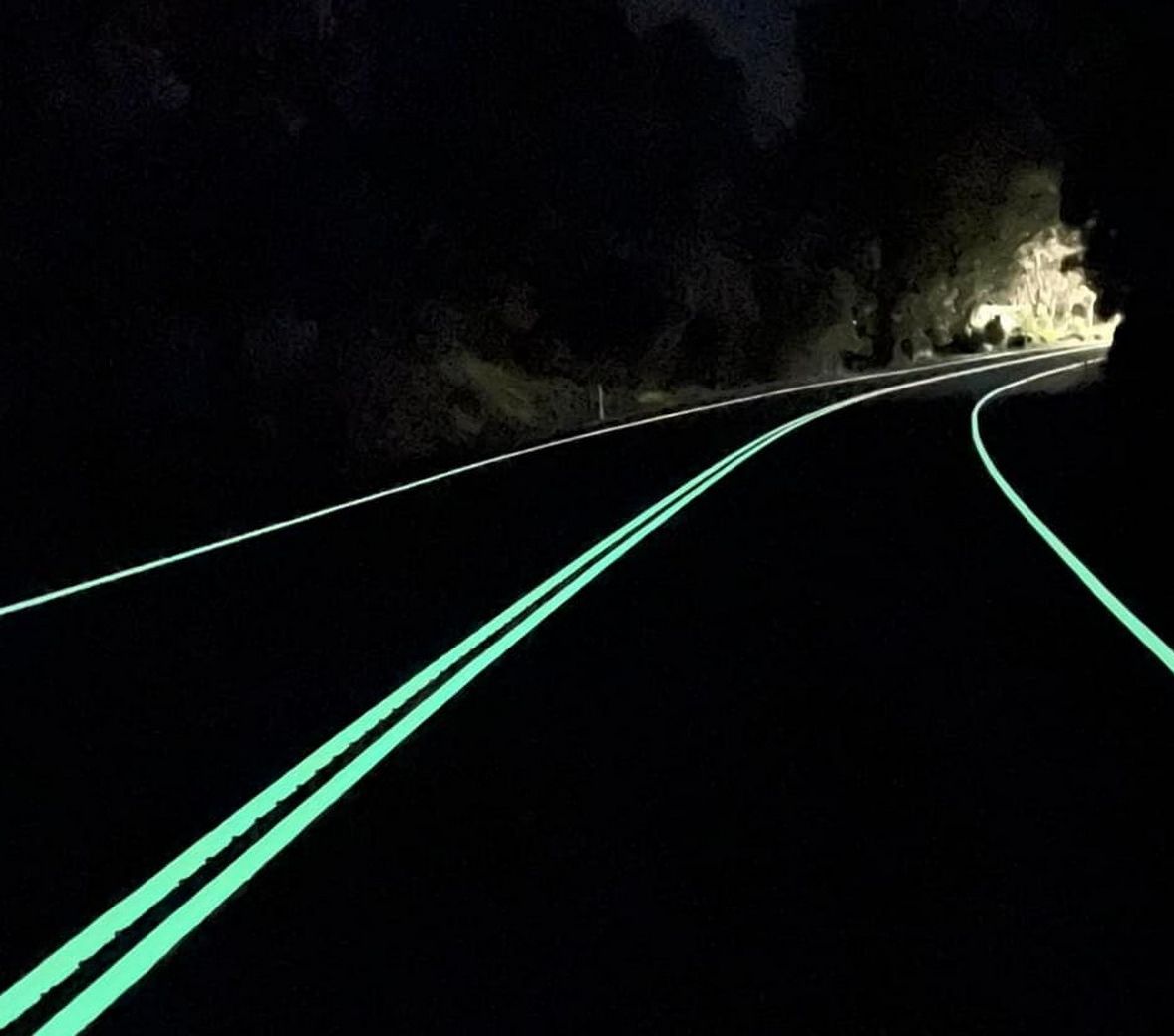Australia Test New Glow-In-The-Dark Highway Markings, Make It Safer To Drive At Night