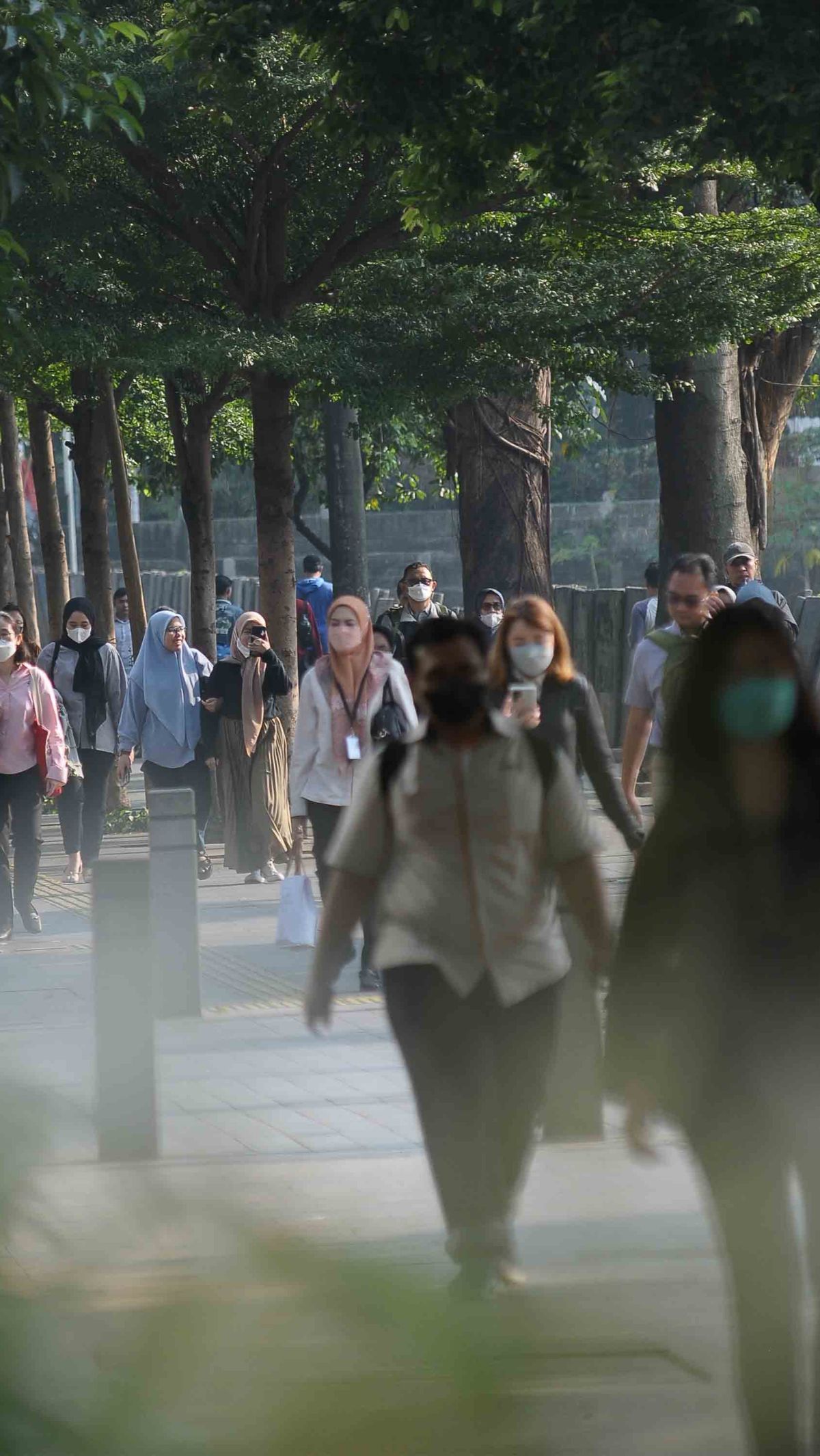 FOTO: Udara DKI Jakarta Semakin Buruk, Warga Diimbau Pakai Masker Saat ...