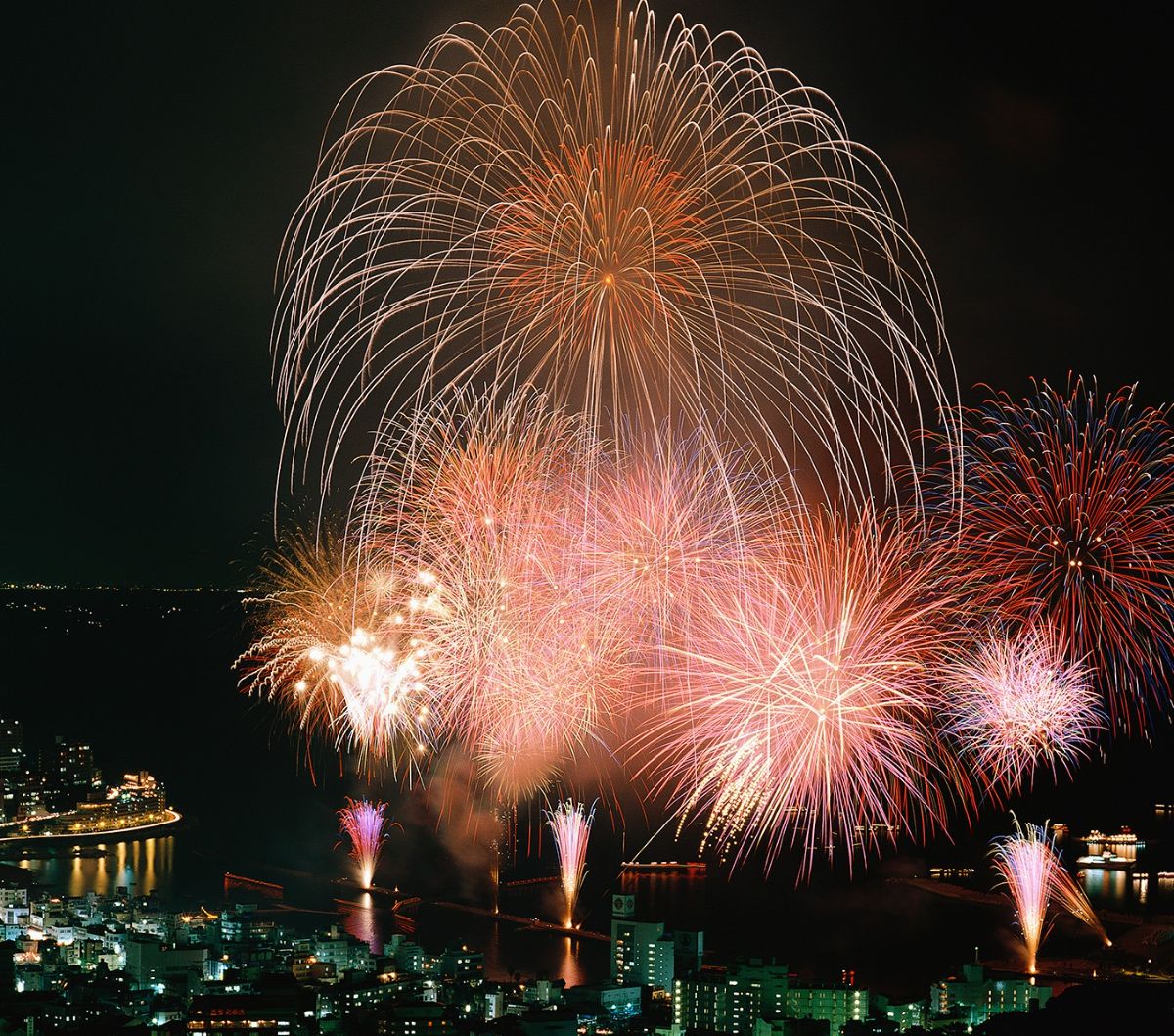 5 Most Beautiful Fireworks Festivals in the World You Can't Miss