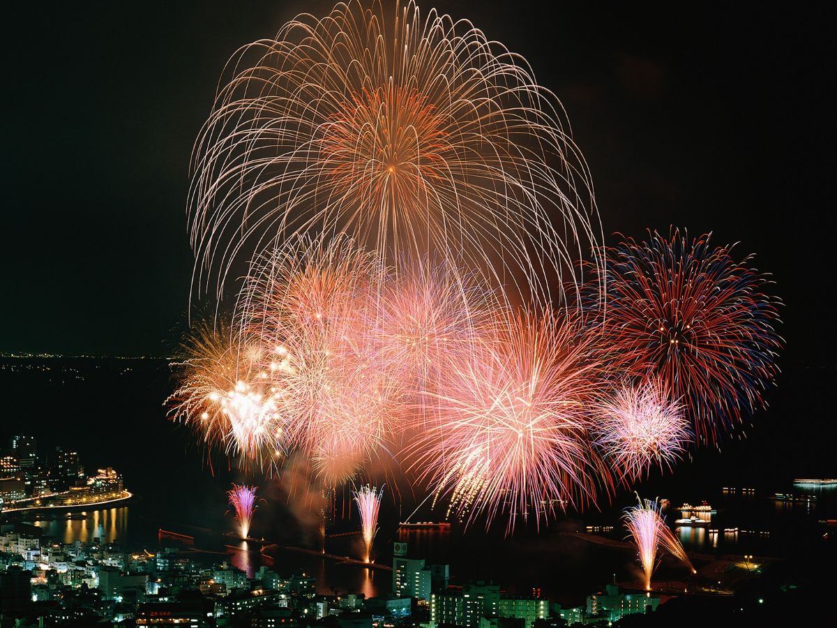 5. The Fukuroi Enshu Fireworks Festival (Shizuoka Prefecture)