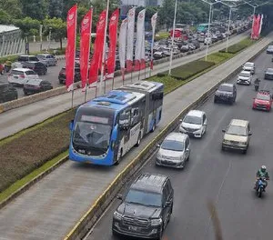 Transjakarta Ubah Bus Bahan Bakar Diesel Ke Listrik Pada 2024