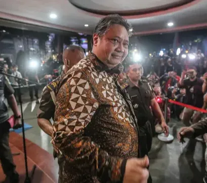 Sehingga, Golkar bakal menjatuhkan pilihan kepada dua bakal capres antara Ganjar Pranowo dan Prabowo Subianto.