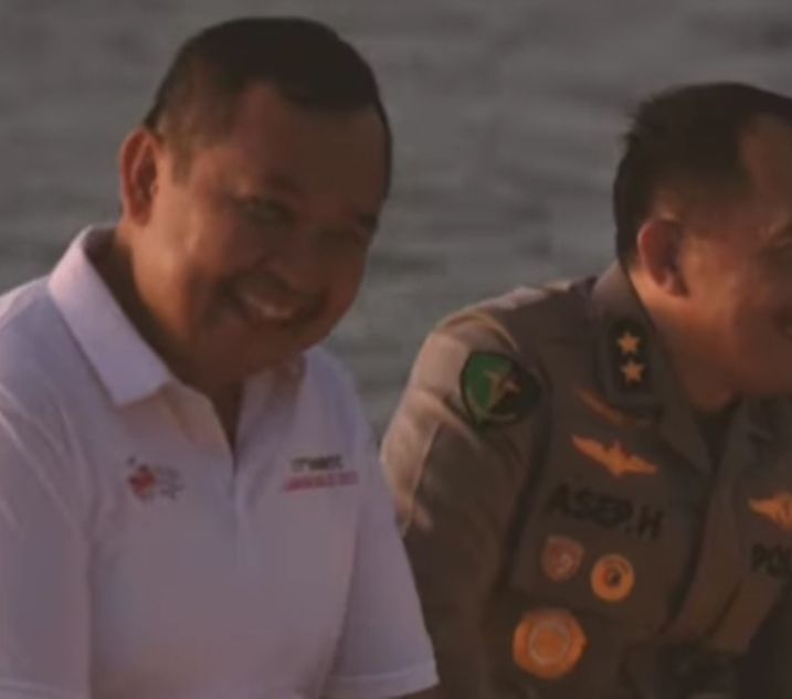 Momen Deretan Jenderal Nikmati Senja, Ada yang Sampai Tutup Telinga