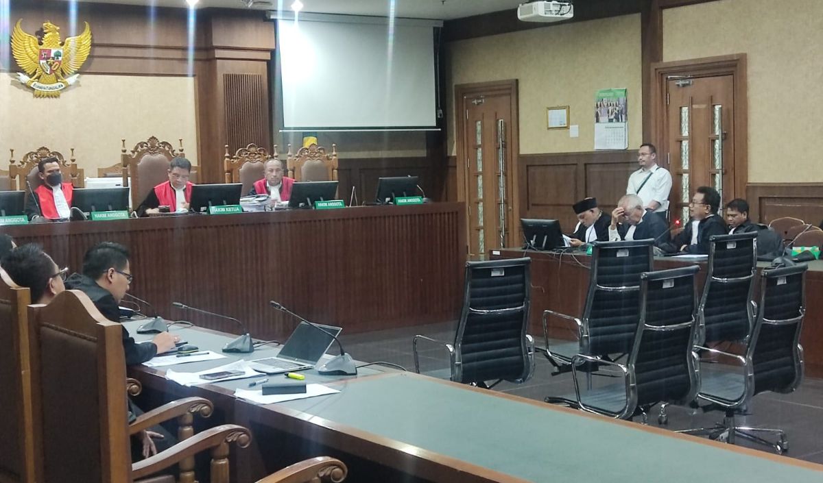 Awal Mula Saksi Mengenal Lukas Enembe