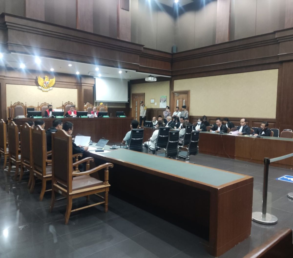 Sidang Kasus Lukas Enembe, Saksi Ungkap Kirim Rp1 Miliar untuk Acara Bakar Batu Pelantikan Gubernur Papua