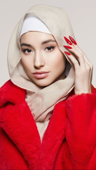 Pakai Eyeshadow Lebih Praktis Diaplikasikan dengan Jari