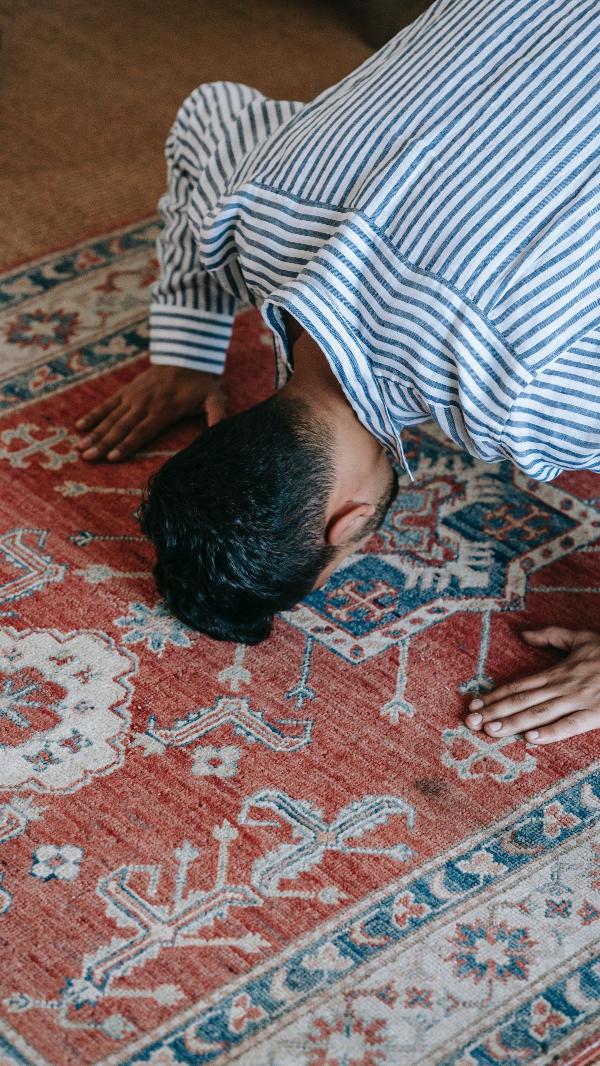 Tata Cara Sujud Syukur Sesuai Ajaran Rasulullah, yuk Amalkan ketika Mendengar Kabar Baik