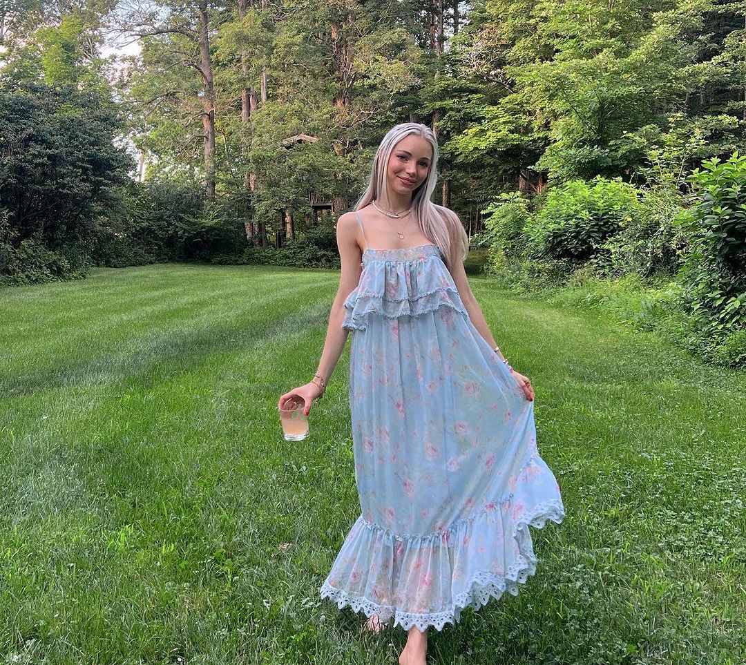 Woman Get 'Barbie Botox' to Make Her Neck Longer Like Doll